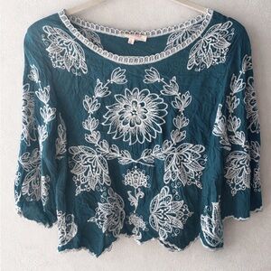 Solitare Embroidered Teal and White Women's Top 3/4 sleeve L
